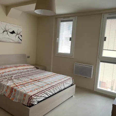 Jacaranda Apartment *